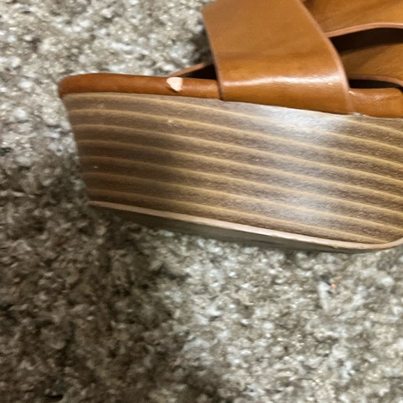 Express /Crisscross Strap Platform Heeled Sandal - Picture 9 of 9